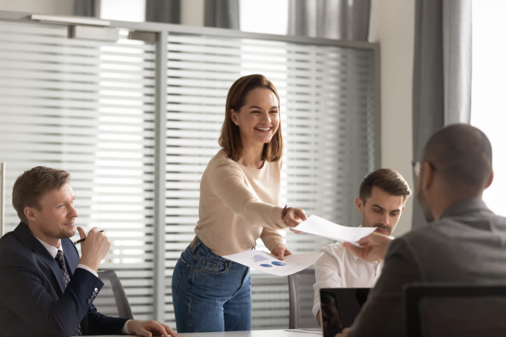 Duración: 20 horas pedagógicas.
Modalidad: Sincrónica (clases on line vía Zoom Educacional); Asincrónicas (clases grabadas en Zoom Educacional).
Dirigido a: Funcionarios Públicos de Planta y a Contrata, Contratados a Honorarios, y Dirigentes Gremiales. También a trabajadores del Sector Privado que a modo de prestación de servicios interactúan con la Administración Pública.
